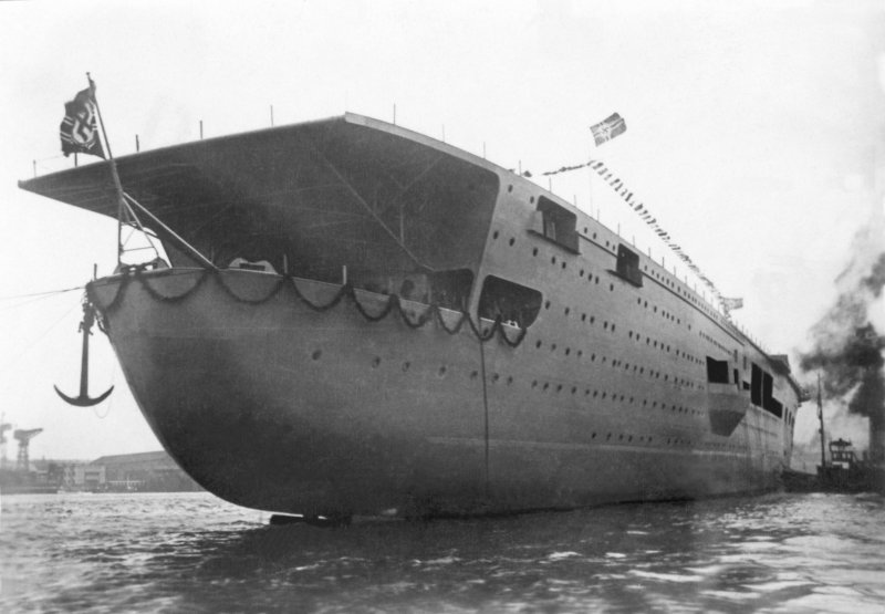 Graf Zeppelin launch unknown postcard photo 
