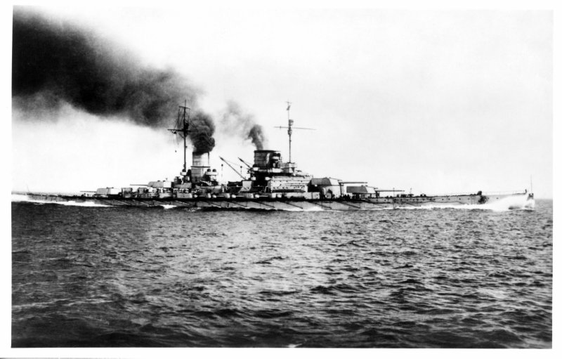 Battlecruiser Lützow at sea