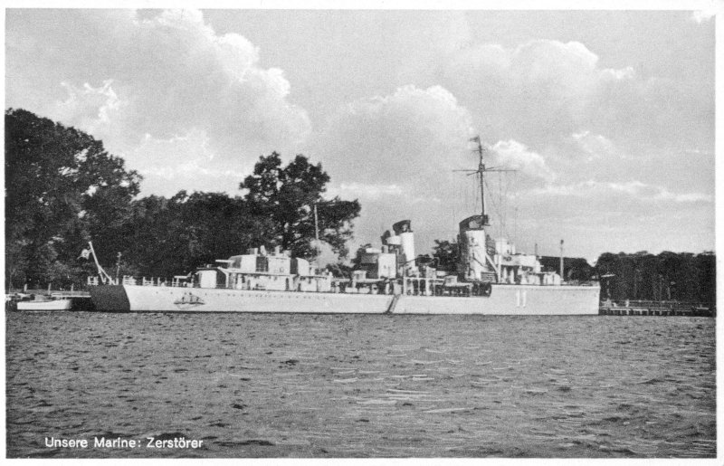 unknown destroyer of the Zerstörer 1934 class (Postcard by Verlag Fritz Zimmermann, Swinemünde)