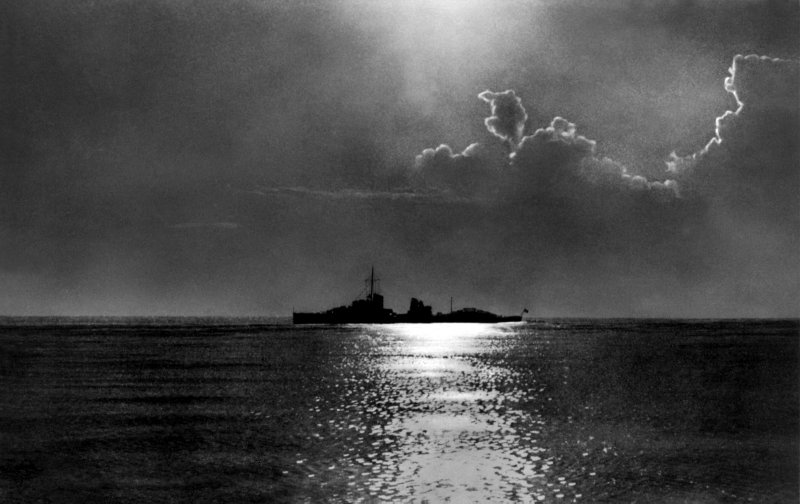 unknown destroyer of the Zerstörer 1934 class (unknown postcard/photo)